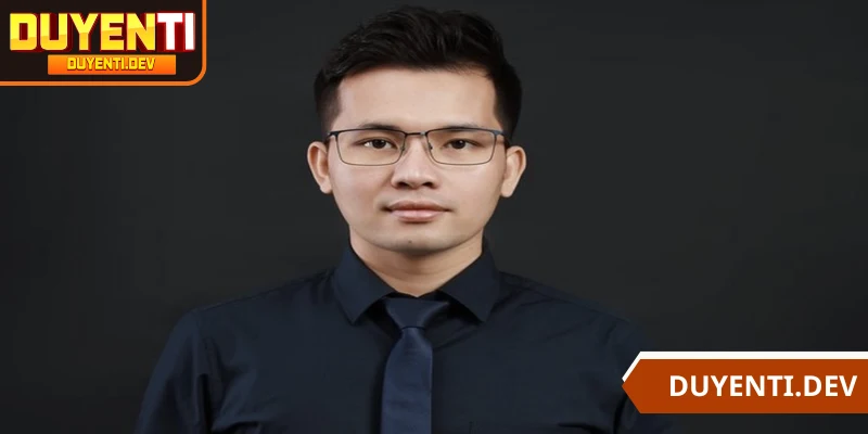 Tác giả Louis là người sáng lập và điều hành thương hiệu DUYENTI